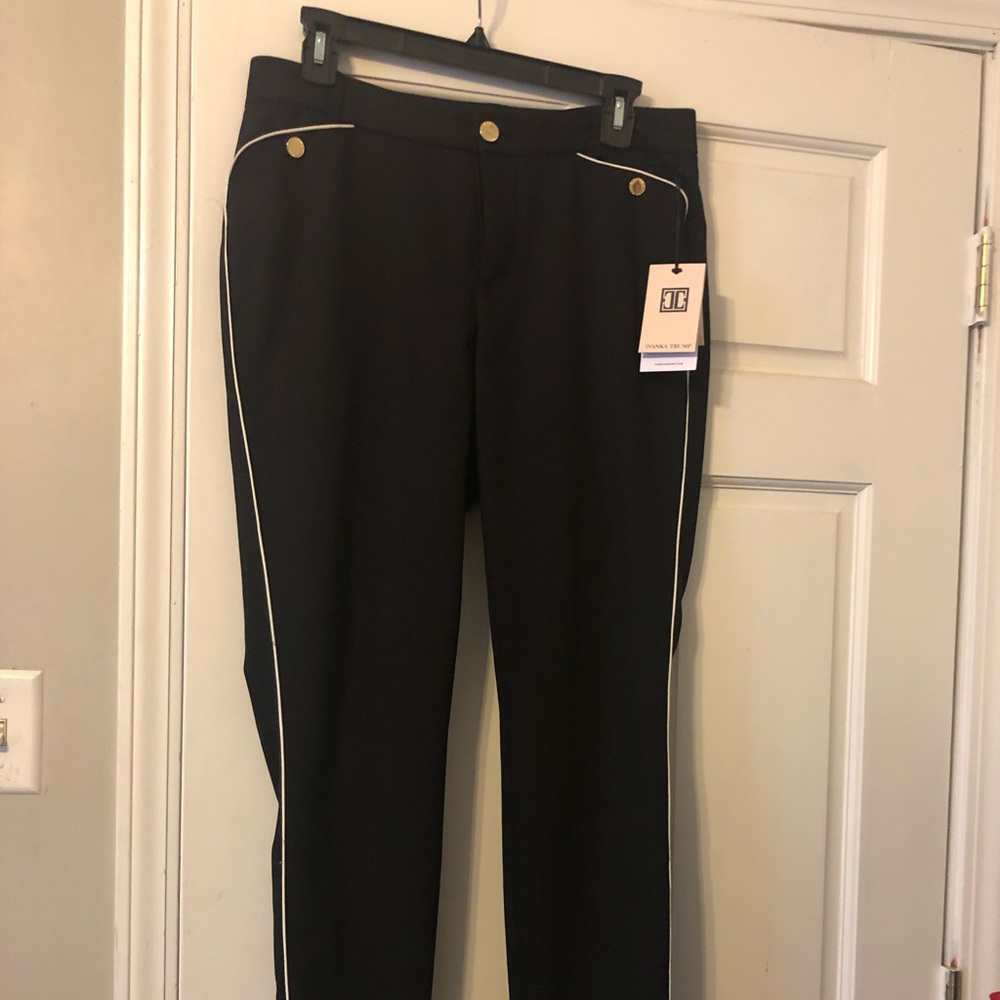 Ivanka Trump black capris with white piping Size 6
